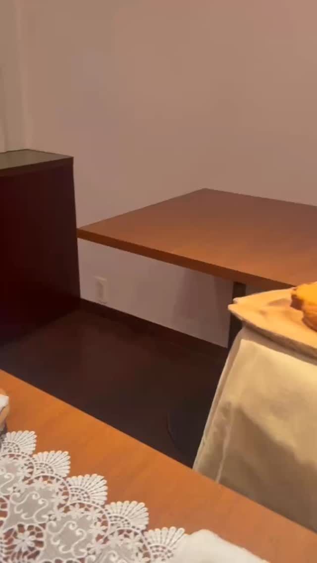 4月より、ディナーコースにて
ワゴンデザートの提供をスタートいたします

お食事の締めくくりとして、
その日ごとに仕立てたスイーツをワゴンでご用意
レストランならではのライブ感とともに、最後の一皿までわくわくしていただきたい！との想いからこのスタイルに踏み切りました

また本サービスの導入に伴い、ディナーコースは
2営業日前までのご予約制
とさせていただきます

ワゴンデザートは1組8名様まで対応
9名様以上の場合は、パティシエールによるおすすめスイーツの盛り合わせをご用意いたします

.
.
ボンマルシェとして新たなステージとなる試みですが、
レストランとしての魅力をさらに高めていこう！と、スタッフ一同張り切っています

コース内容については次の投稿でお知らせいたします

#山梨
#山梨グルメ
#パティシエールのいるレストラン
 #ワゴンデザート